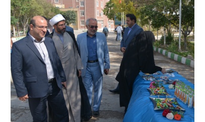 بازدید رئیس دانشگاه صنعتی قوچان از روند استقبال دانشجویان در نخستین روز بازگشایی حضوری دانشگاه