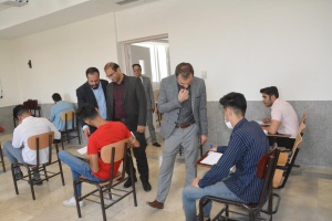بازدید ریاست محترم دانشگاه صنعتی قوچان از روند برگزاری امتحانات پایان ترم در اولین روز