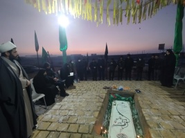 حضور دانشگاهیان در نخستین سحرگاه پس از تدفین شهید گمنام در دانشگاه صنعتی قوچان