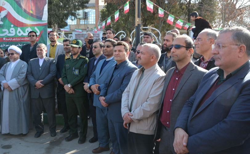 حضور پر شور دانشگاهیان دانشگاه صنعتی قوچان در راهپیمایی یوم الله ۲۲ بهمن ۱۴۰۲