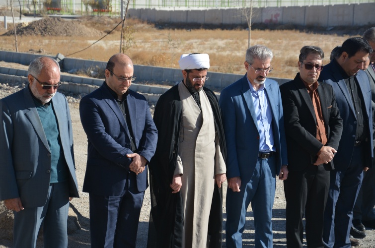 عطر فاطمیه در هفته بسیج پیچید؛ دانشگاه صنعتی قوچان میزبان مراسم غبارروبی مزار شهید گمنام