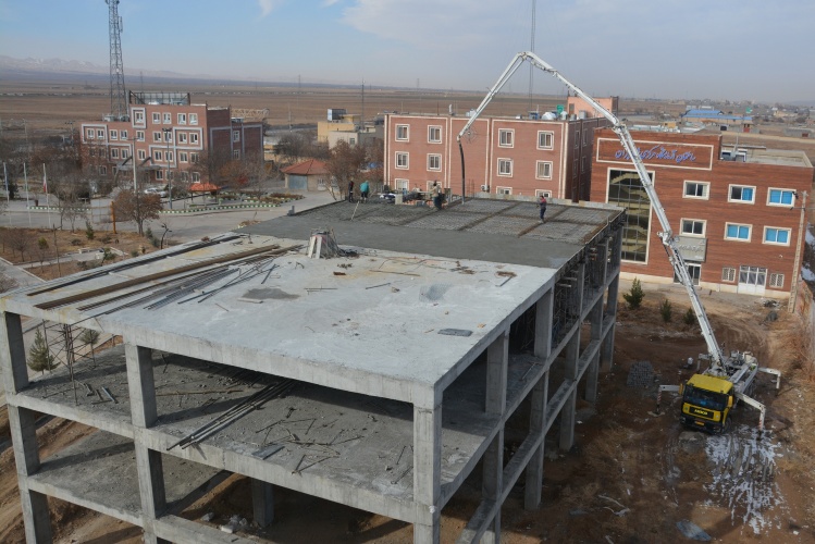 تکمیل اسکلت ساختمان پژوهشی و مرکز رشد دانشگاه صنعتی قوچان