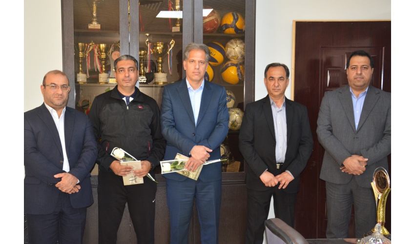 تجلیل از کارکنان اداره تربیت بدنی دانشگاه صنعتی قوچان به مناسبت هفته تربیت بدنی و ورزش